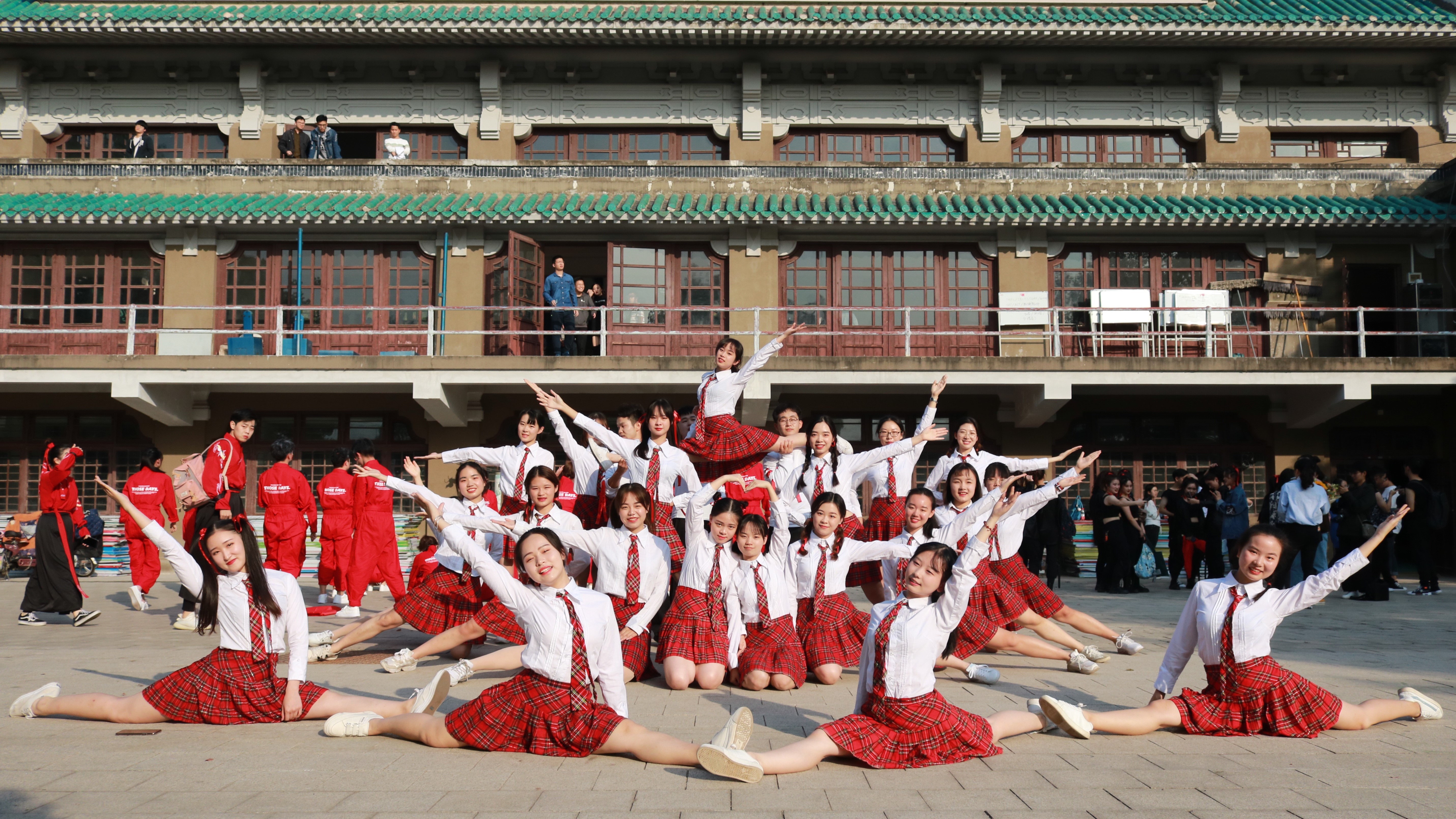 信管加油青春加油中国第六届研究生体育文化节集体舞大赛